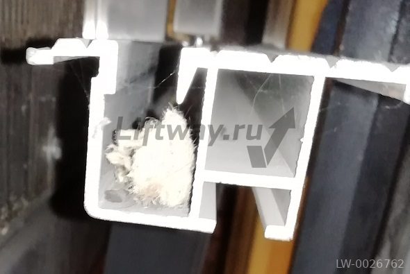 Порог алюмин. W=74мм L=1800мм централ. открывание