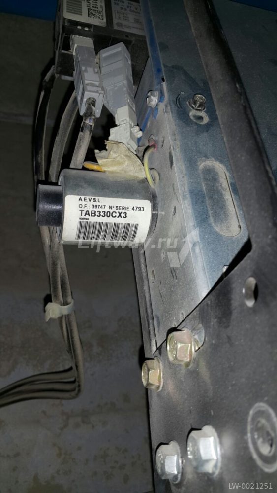 ЗАМЕНЕНО НА M10508 Устройство (соленоид 24В) дистанционного срабатывания ограничителя скорости Otis