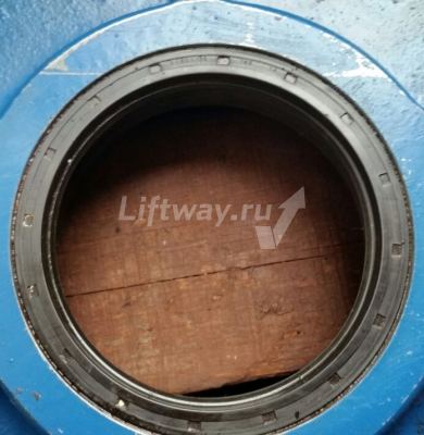 Сальник S135 выходного вала редуктора лебедка H309 Sigma (со стороны КВШ)