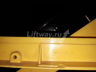 (ДУБЛЬ M18389) Демаркационная линия ступени SSL желтая ПРАВАЯ